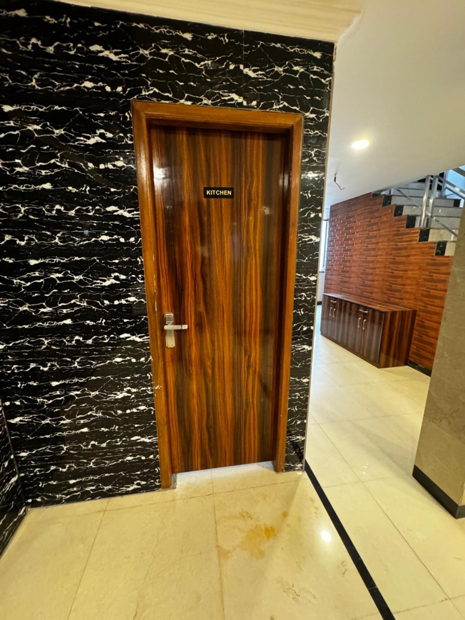 Hotel Walk Inn 法里达巴德 外观 照片